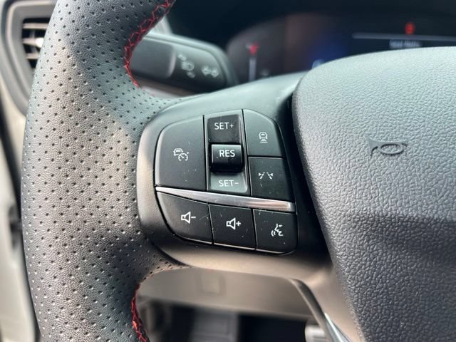 Certified 2023 Ford Escape ST-Line w/ Tech Pack #1 AWD/4WD image 9