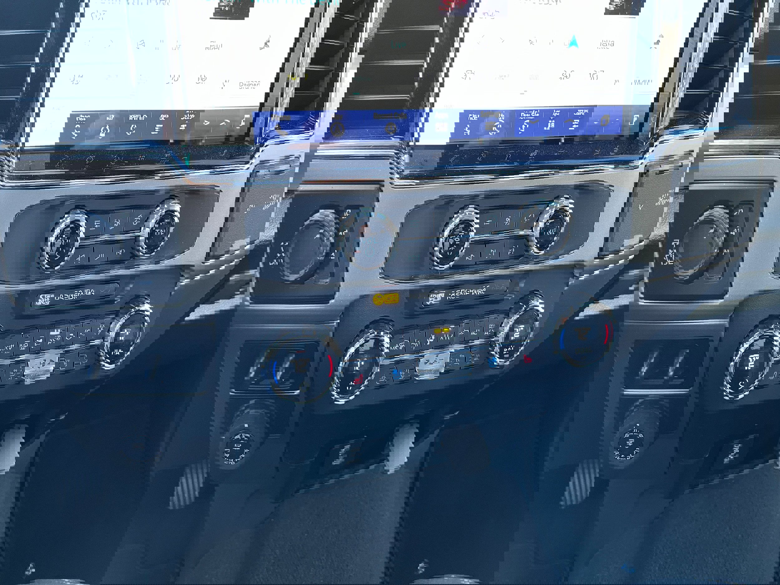 Certified 2022 Ford F250 Lariat w/ Black Appearance Package image 21