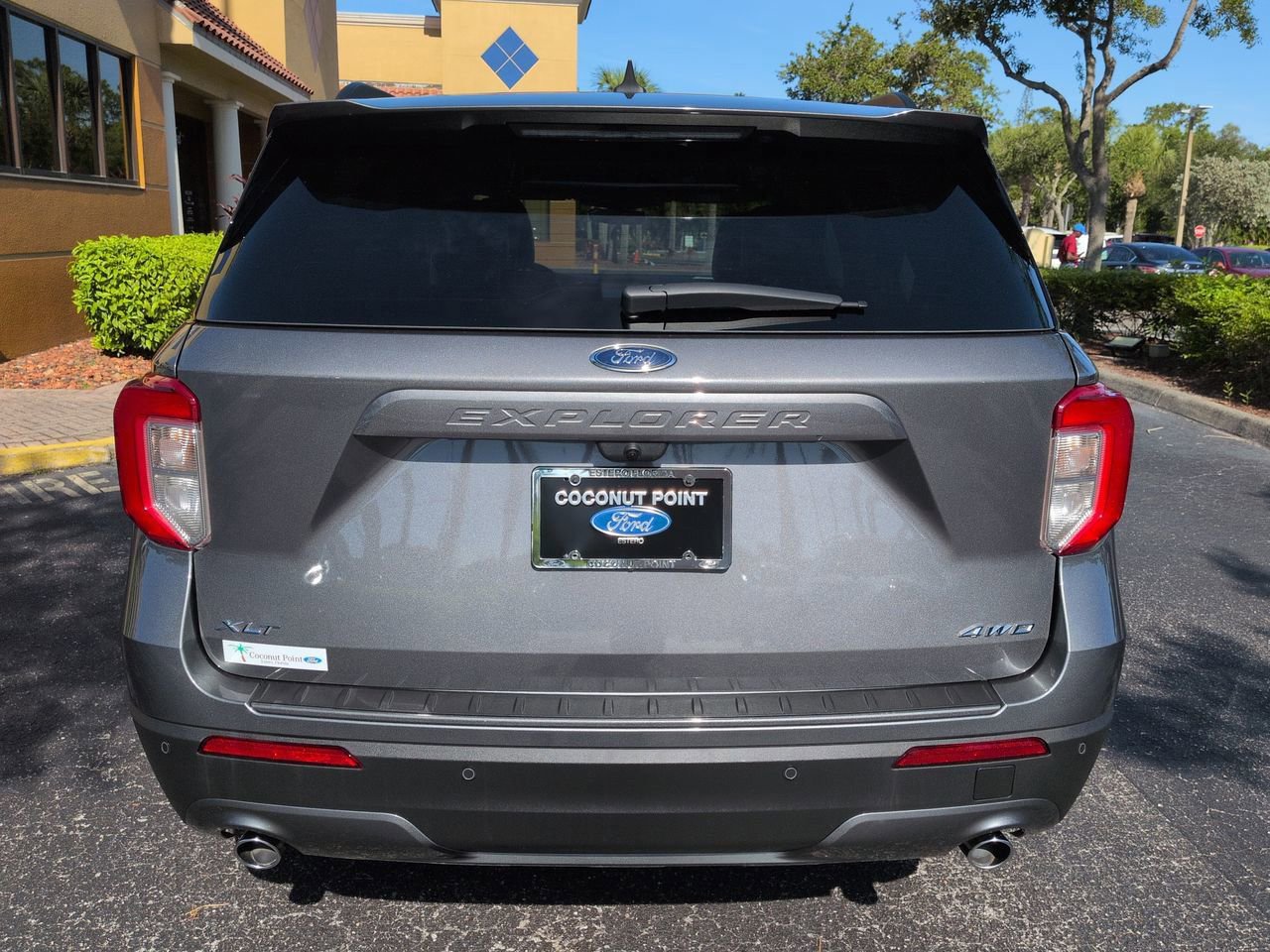 Certified 2023 Ford Explorer XLT w/ Equipment Group 202A AWD/4WD image 4