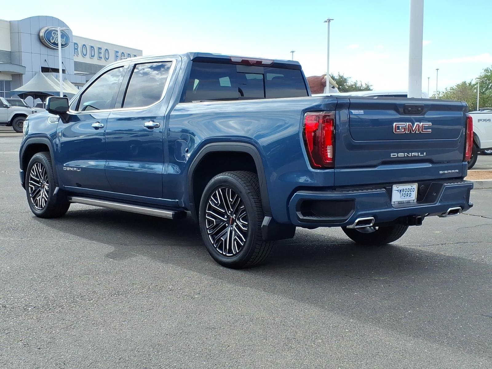 Used 2025 GMC Sierra 1500 Denali w/ Denali Reserve Package RWD image 3