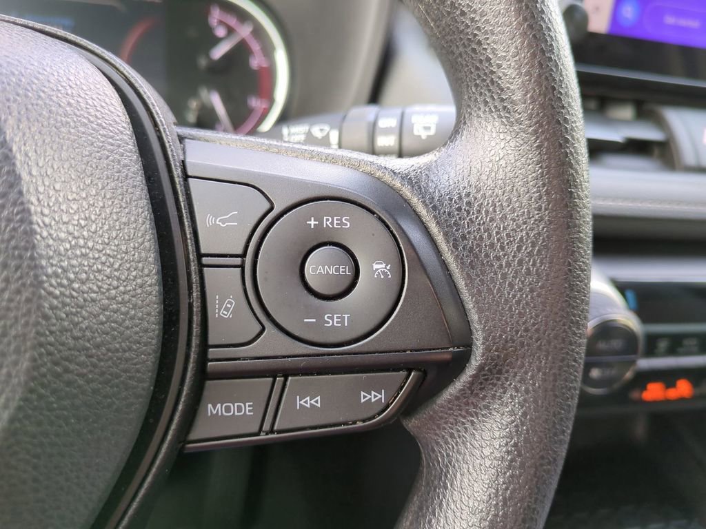 Used 2024 Toyota RAV4 XLE image 29