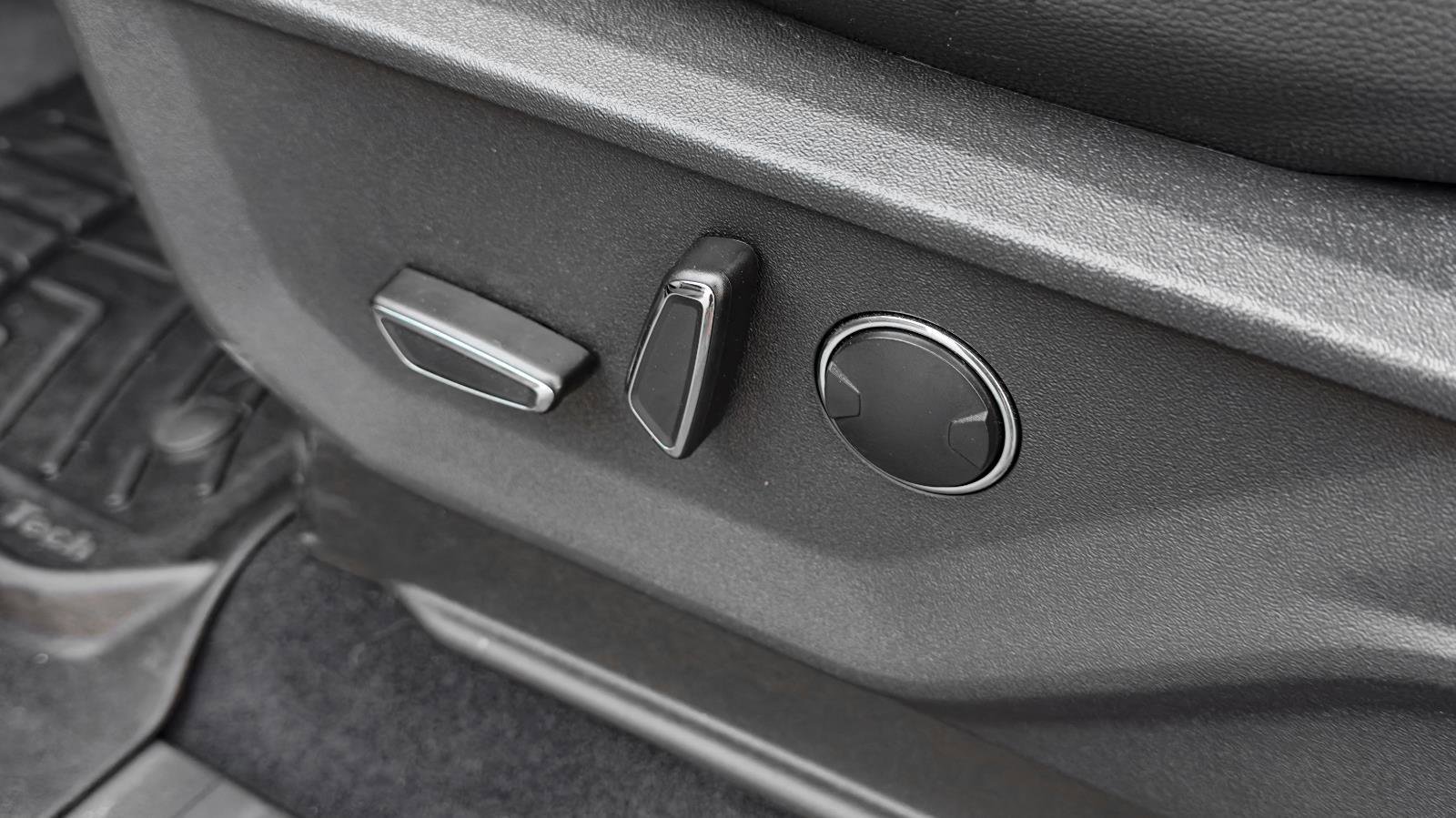 Certified 2024 Ford F150 Lightning Lariat image 17