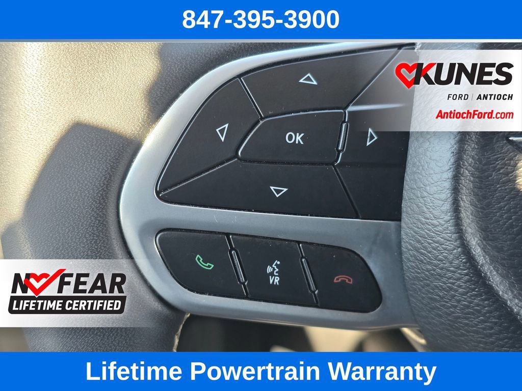 Used 2024 Chrysler Pacifica Touring-L image 43