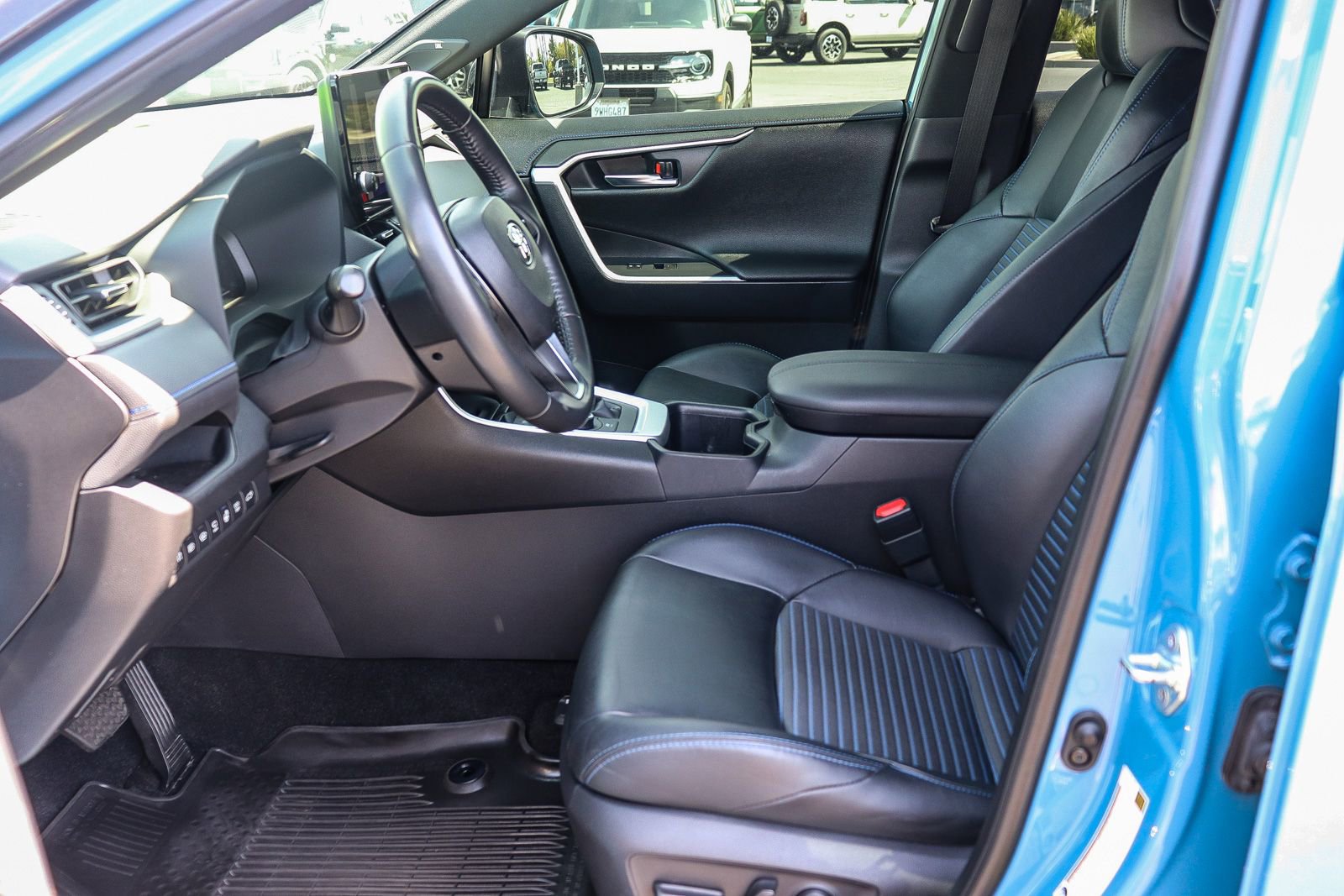Used 2023 Toyota RAV4 XSE AWD/4WD image 18