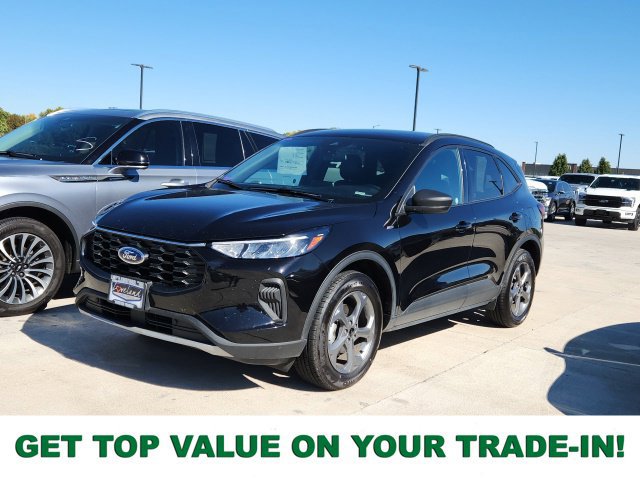 Certified 2025 Ford Escape ST-Line AWD/4WD image 1
