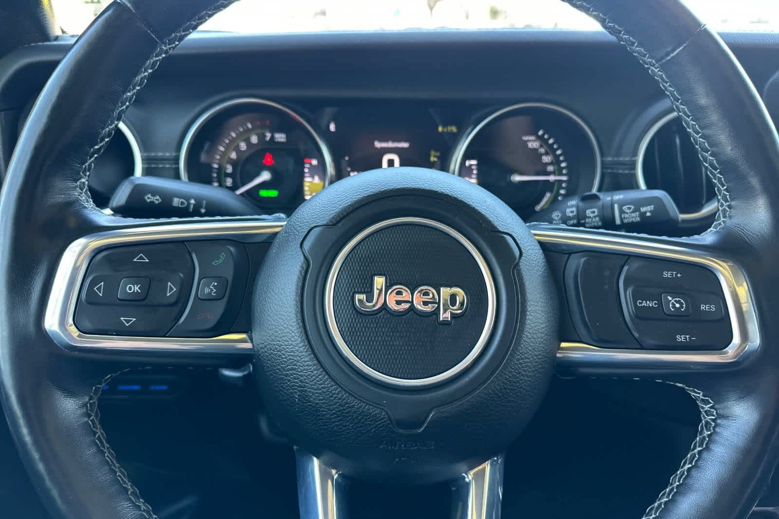 Used 2023 Jeep Wrangler Unlimited Sahara w/ Cold Weather Group AWD/4WD image 25