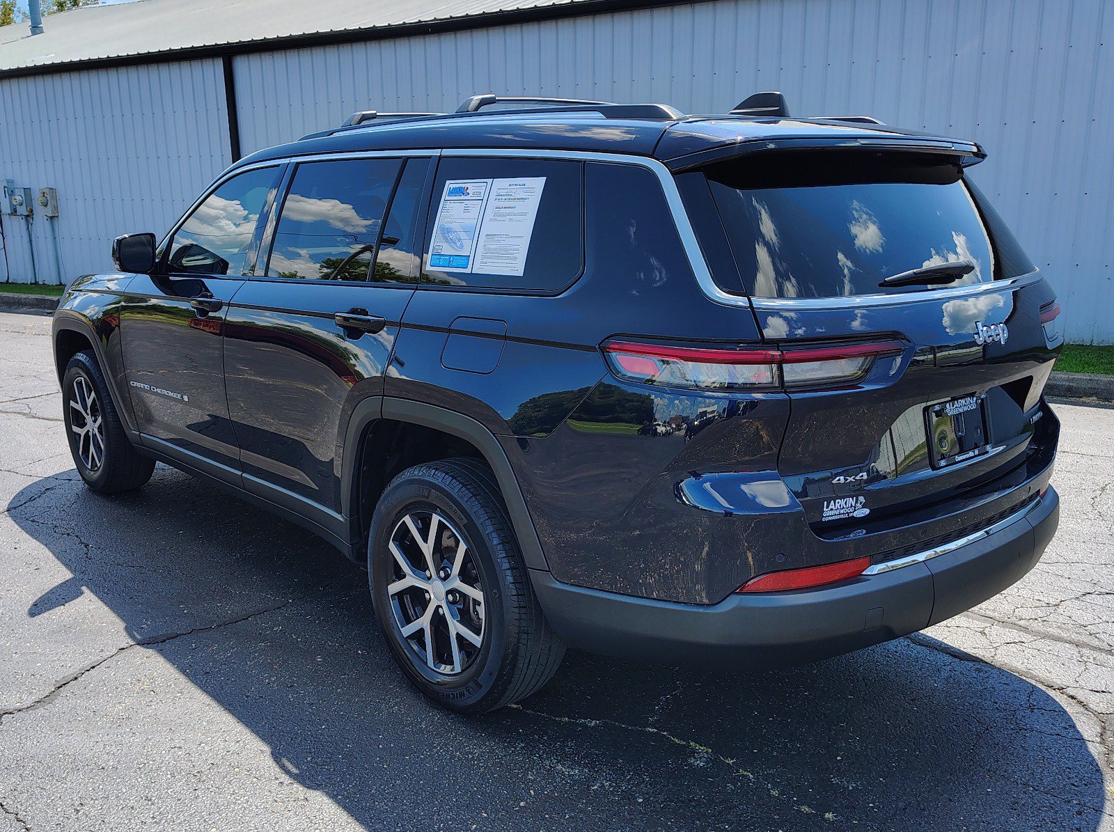 Used 2023 Jeep Grand Cherokee L Limited AWD/4WD image 7