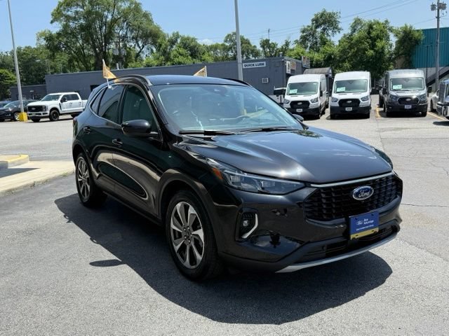 Certified 2023 Ford Escape Platinum w/ Premium Technology Package AWD/4WD image 11