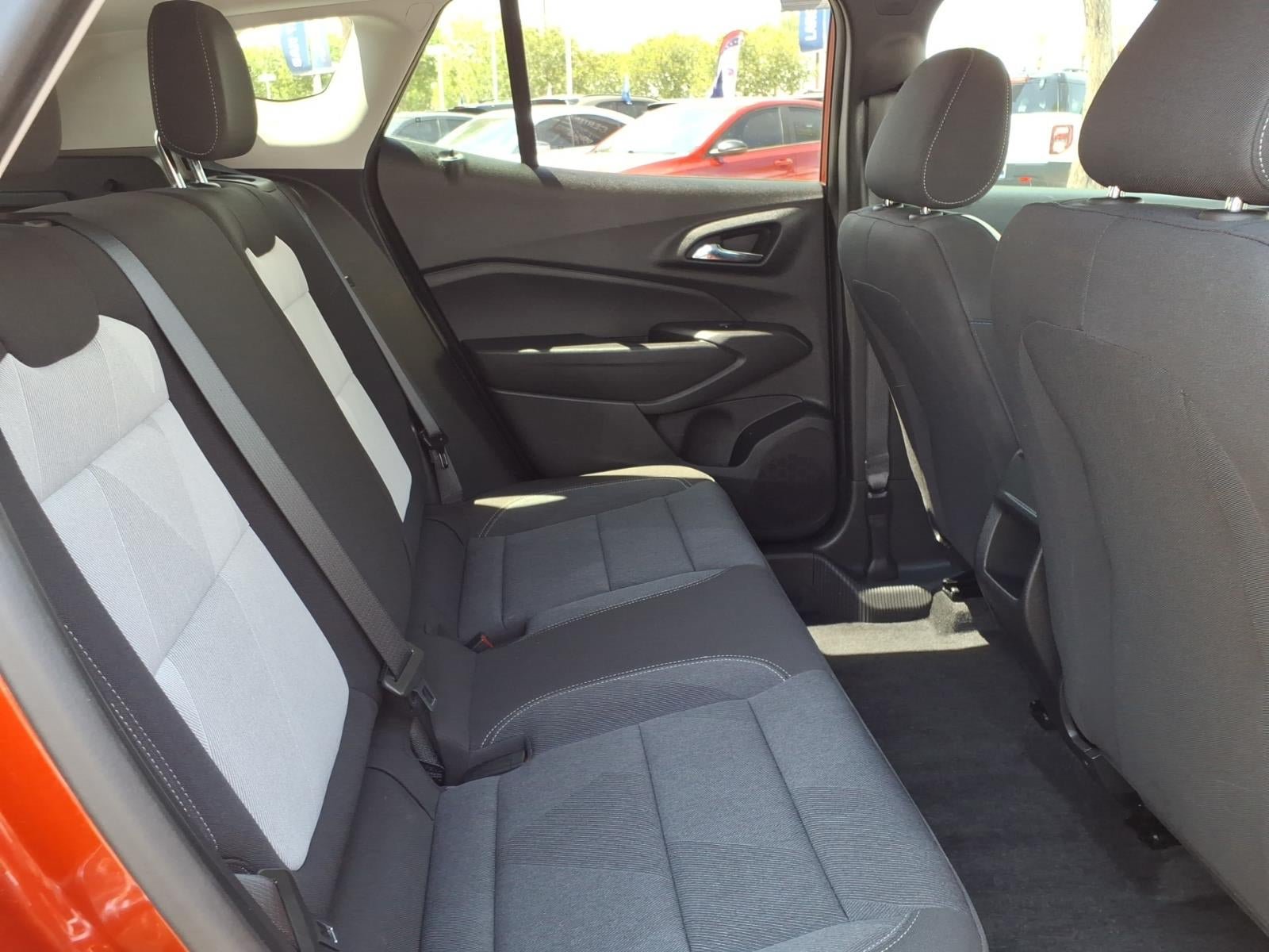 Used 2024 Chevrolet Trax LS w/ LS Convenience Package FWD image 14