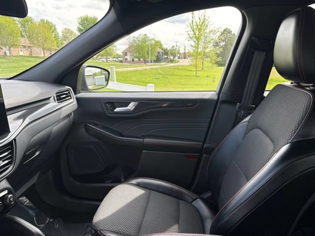 Certified 2024 Ford Escape ST-Line w/ Tech Pack #1 AWD/4WD image 12