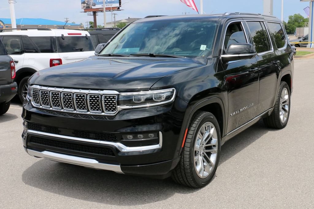 Used 2023 Jeep Grand Wagoneer Series II AWD/4WD image 2