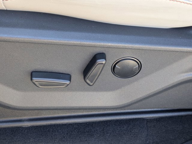 Certified 2025 Ford Expedition Active image 18