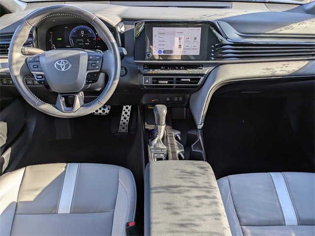 Used 2025 Toyota Camry SE image 13