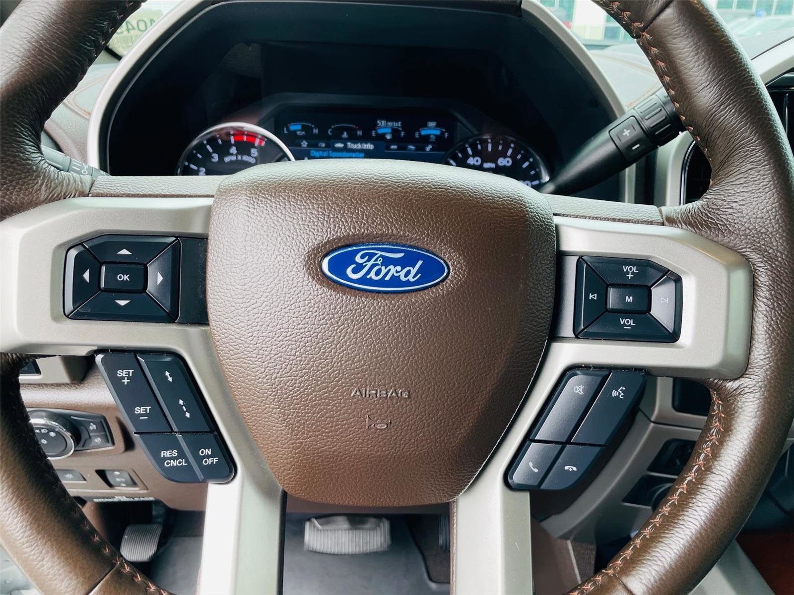 Certified 2022 Ford F350 King Ranch w/ King Ranch Ultimate Package AWD/4WD image 12