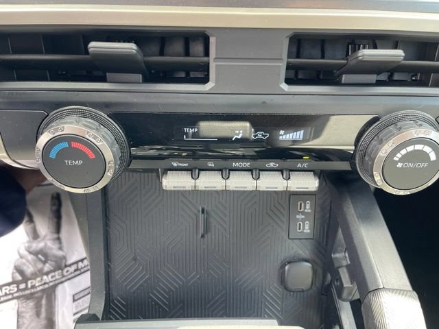 Used 2025 Toyota Tacoma SR5 AWD/4WD image 28