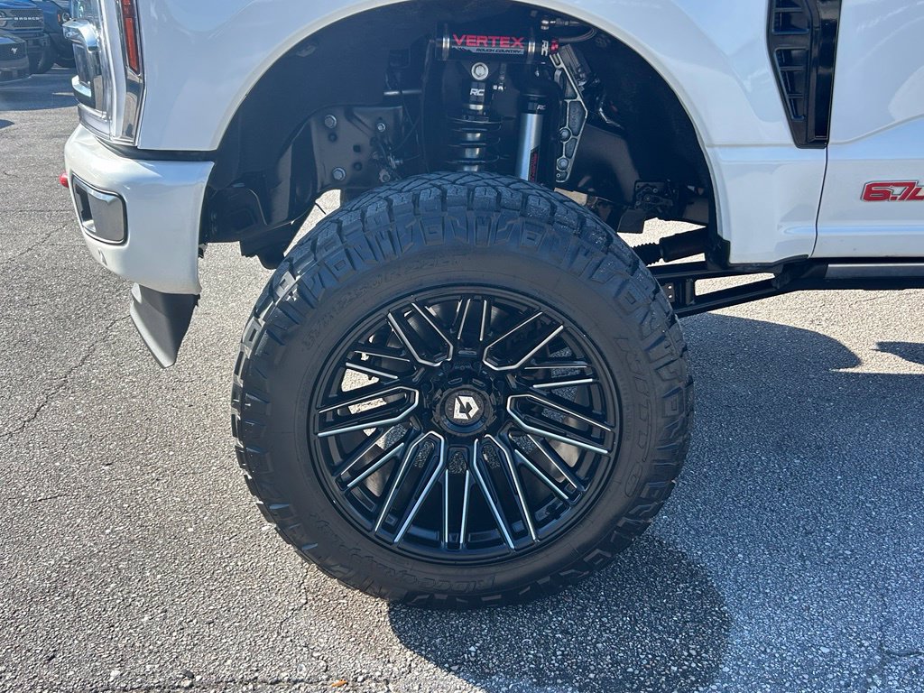 Certified 2025 Ford F350 Platinum w/ Platinum Plus Package AWD/4WD image 20
