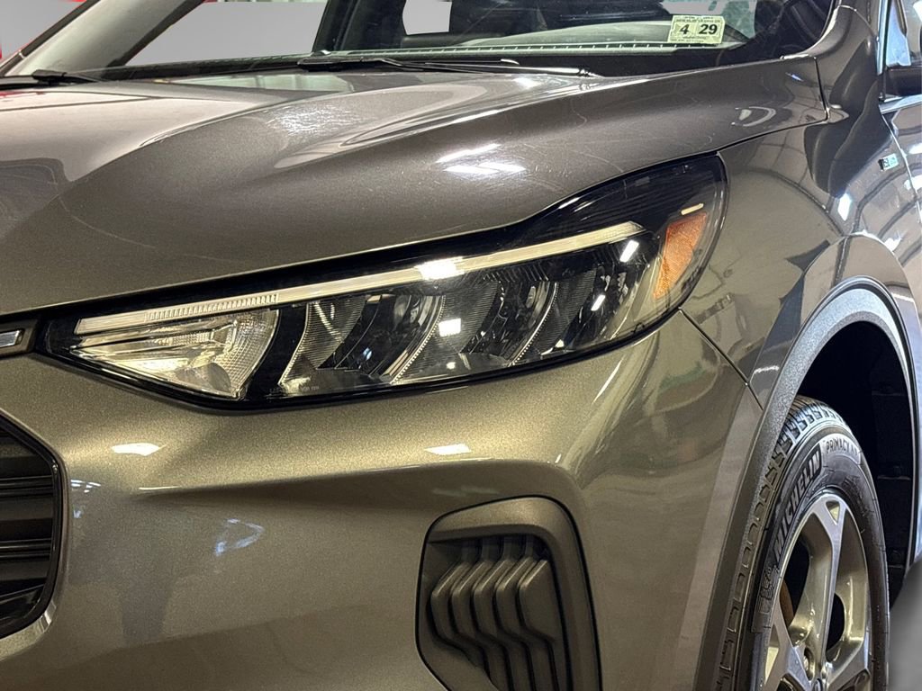 Certified 2025 Ford Escape ST-Line image 20