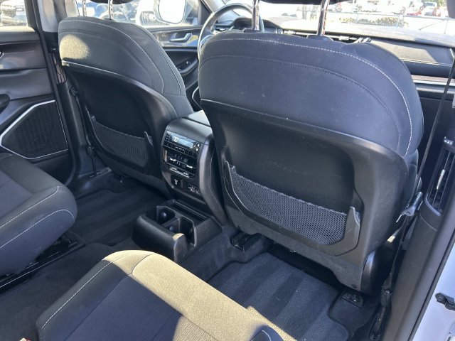 Used 2022 Jeep Grand Cherokee L Laredo w/ Luxury Tech Group I AWD/4WD image 27