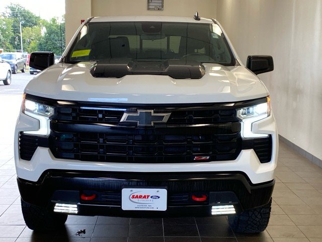 Used 2024 Chevrolet Silverado 1500 LT Trail Boss w/ Convenience Package II AWD/4WD image 3