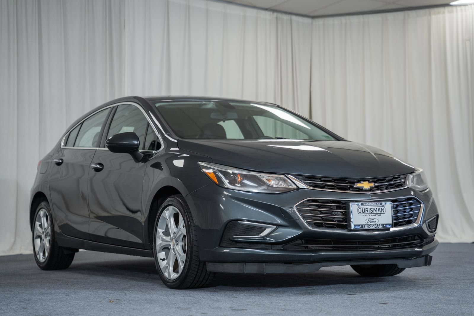 Used 2018 Chevrolet Cruze Premier FWD image 1
