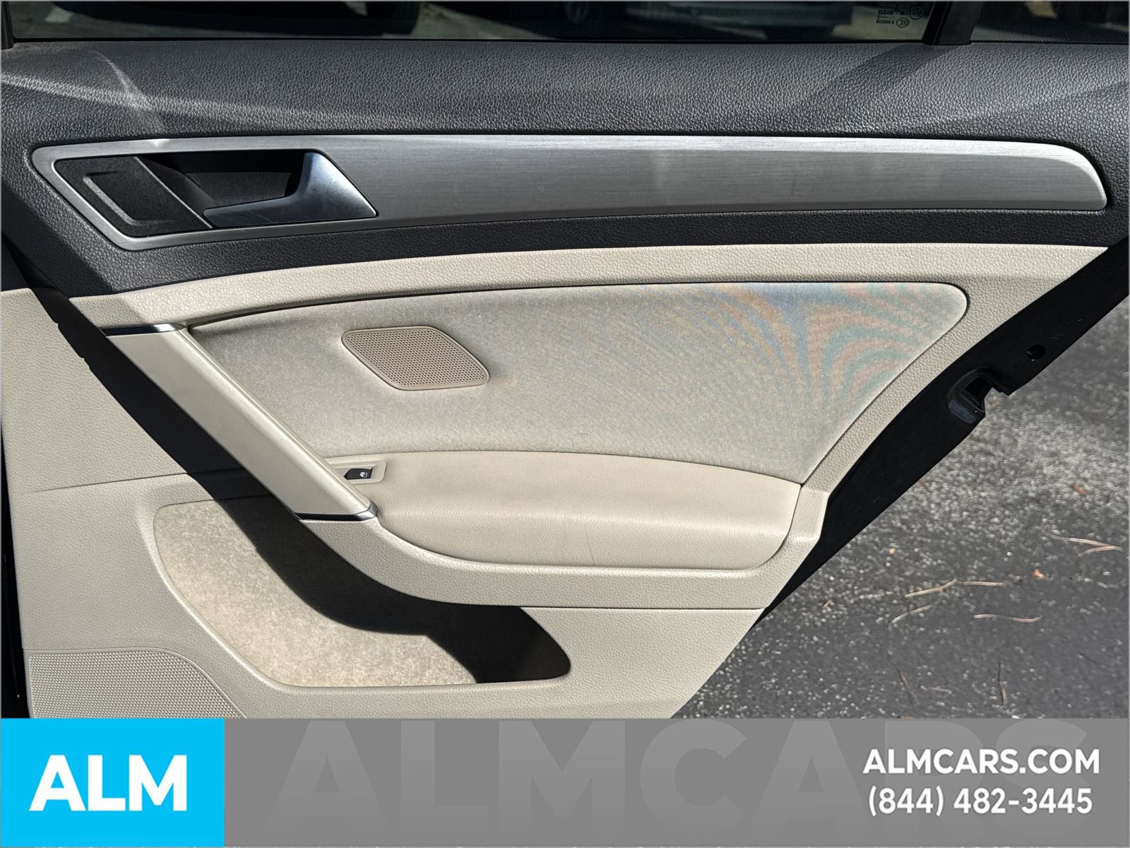 Used 2017 Volkswagen Golf SE image 20