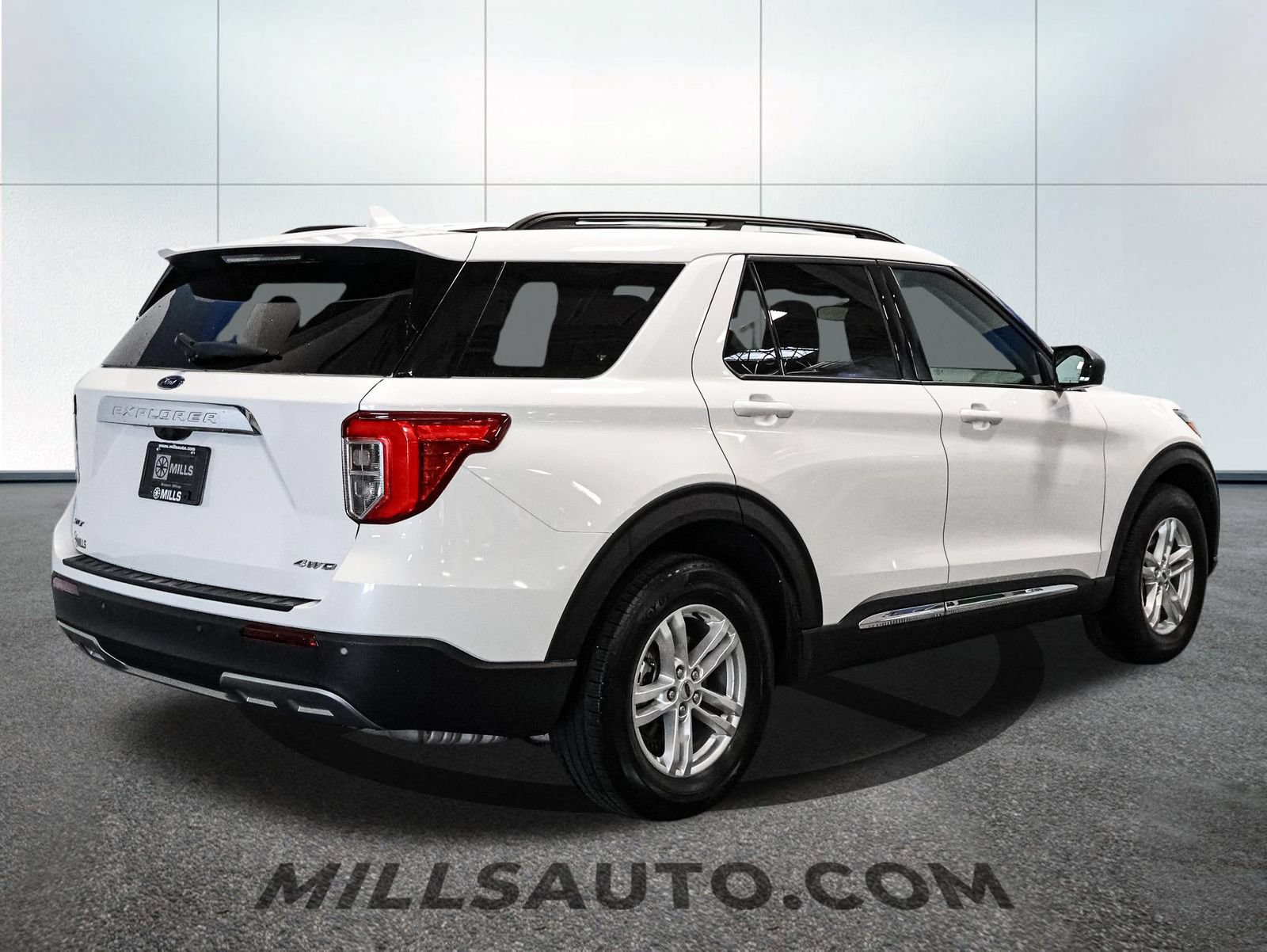 Certified 2023 Ford Explorer XLT w/ Equipment Group 202A AWD/4WD image 8