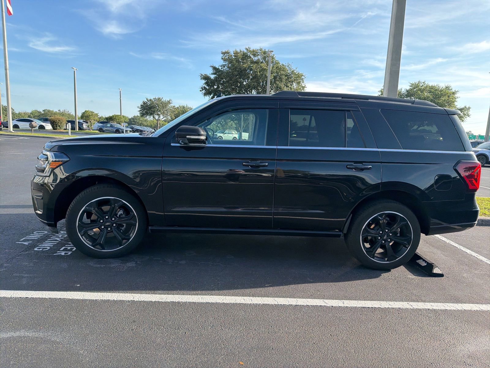 Certified 2024 Ford Expedition Limited RWD image 9