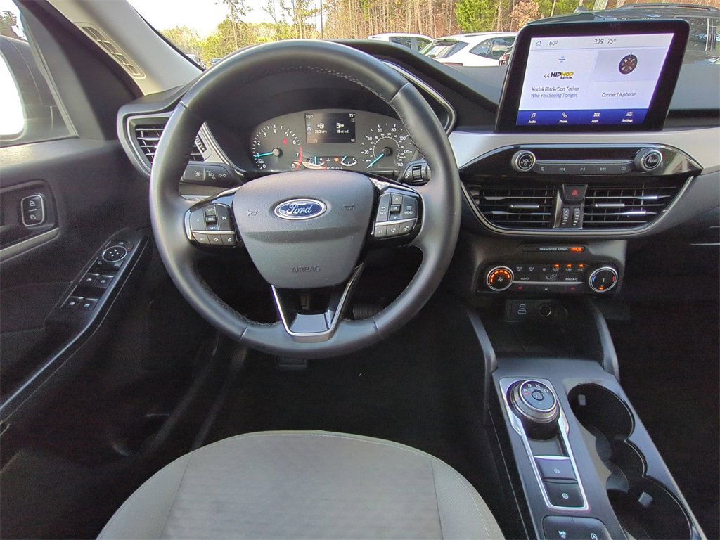 Certified 2022 Ford Escape SE w/ Cold Weather Package image 16