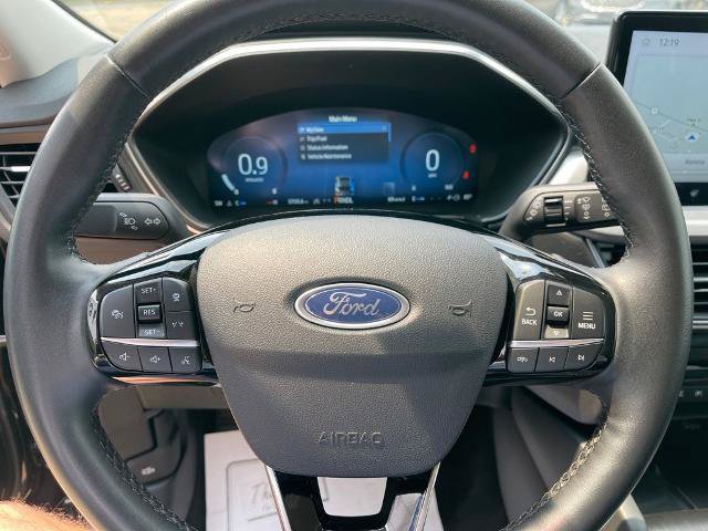 Certified 2024 Ford Escape Platinum AWD/4WD image 11