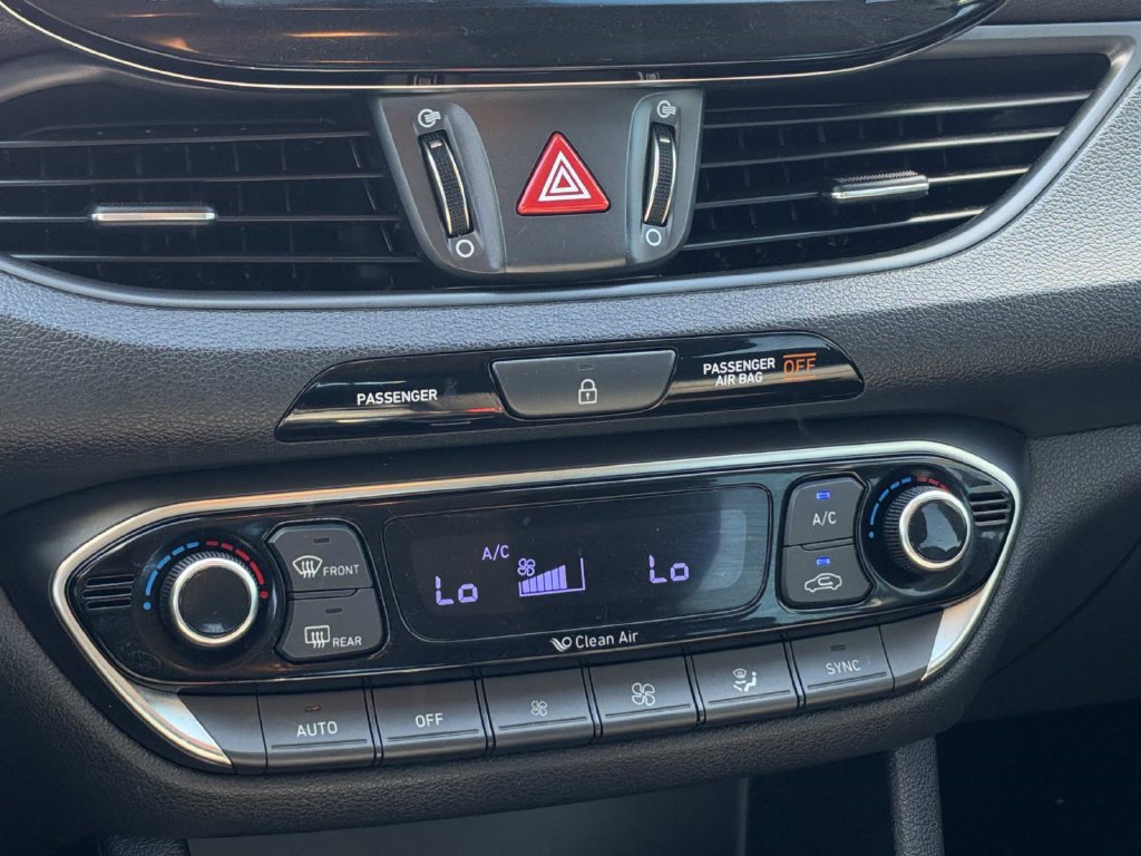 Used 2018 Hyundai Elantra GT w/ Style Package 02 FWD image 17
