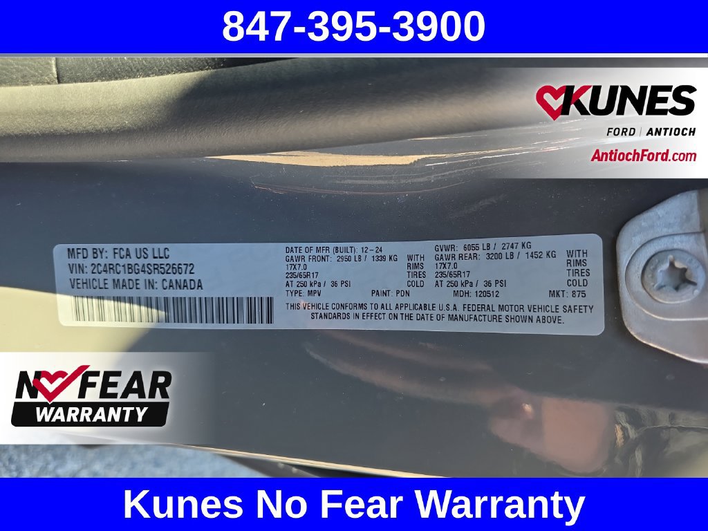 Used 2025 Chrysler Pacifica Select FWD image 46