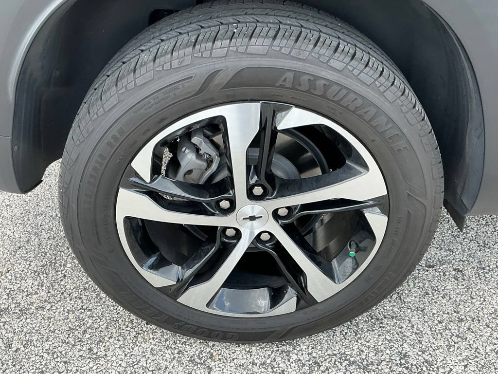 Used 2024 Chevrolet Trax RS FWD image 23