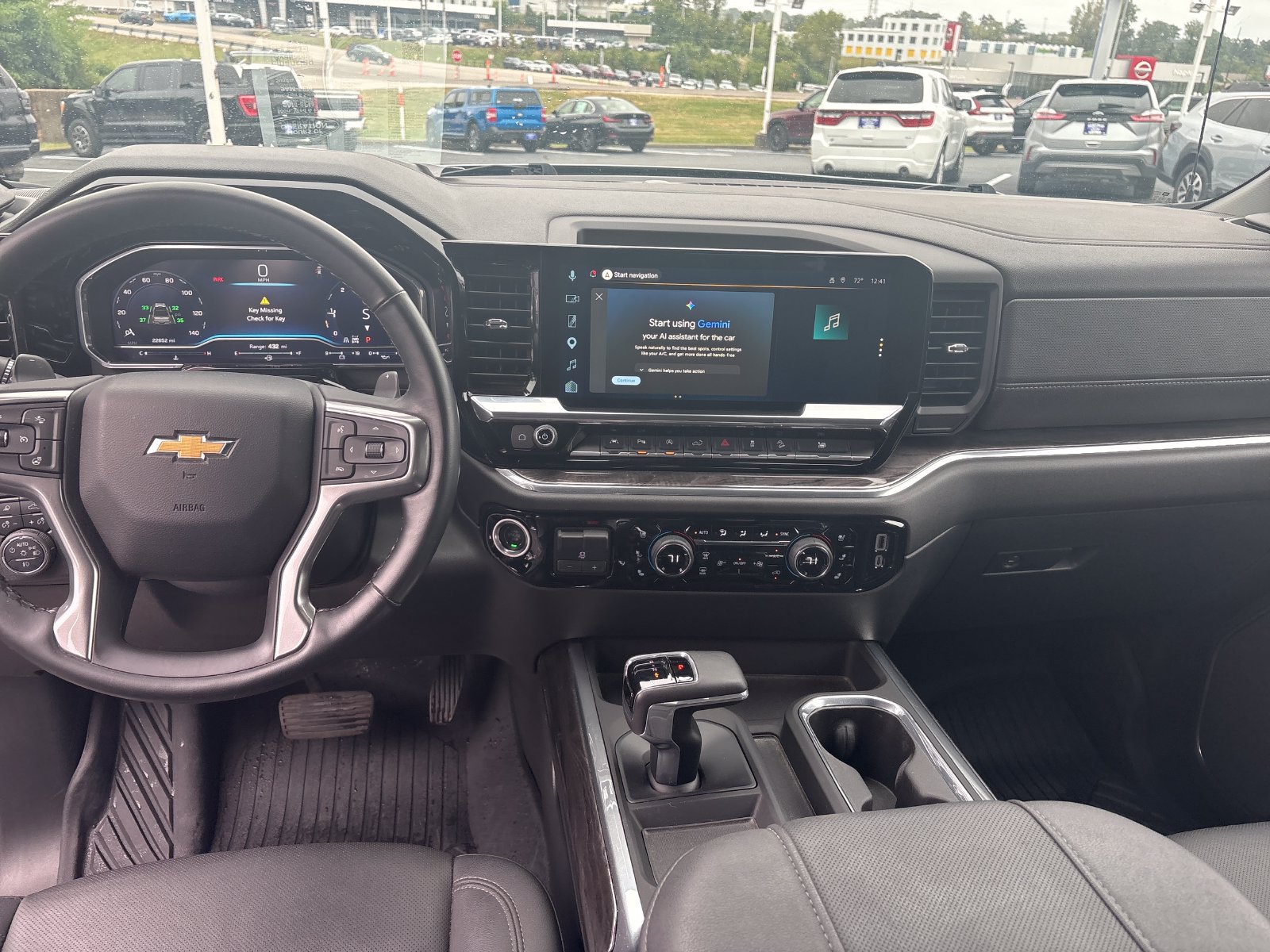 Used 2025 Chevrolet Silverado 1500 LTZ w/ LTZ Premium Package AWD/4WD image 16