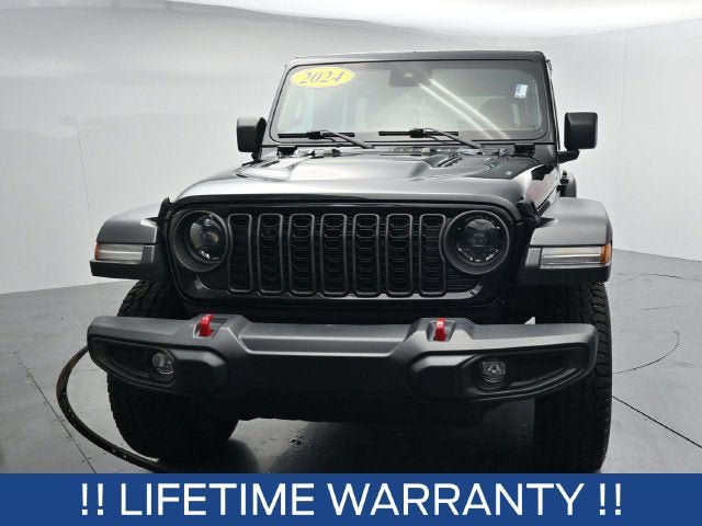 Used 2024 Jeep Wrangler Unlimited Rubicon AWD/4WD image 3
