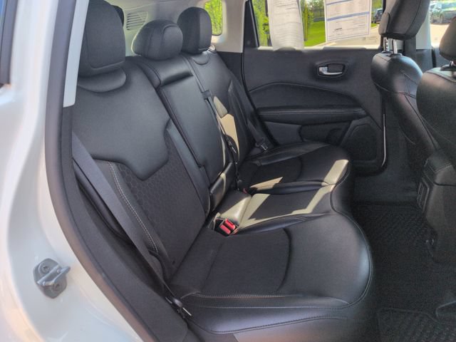 Used 2020 Jeep Compass Latitude w/ Cold Weather Group AWD/4WD image 17
