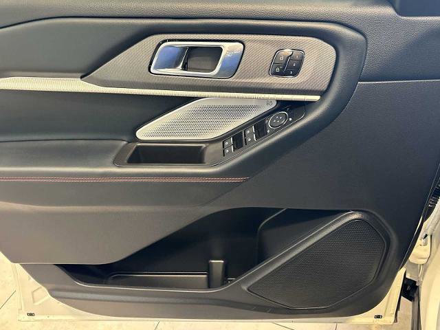 Certified 2025 Ford Explorer ST image 22
