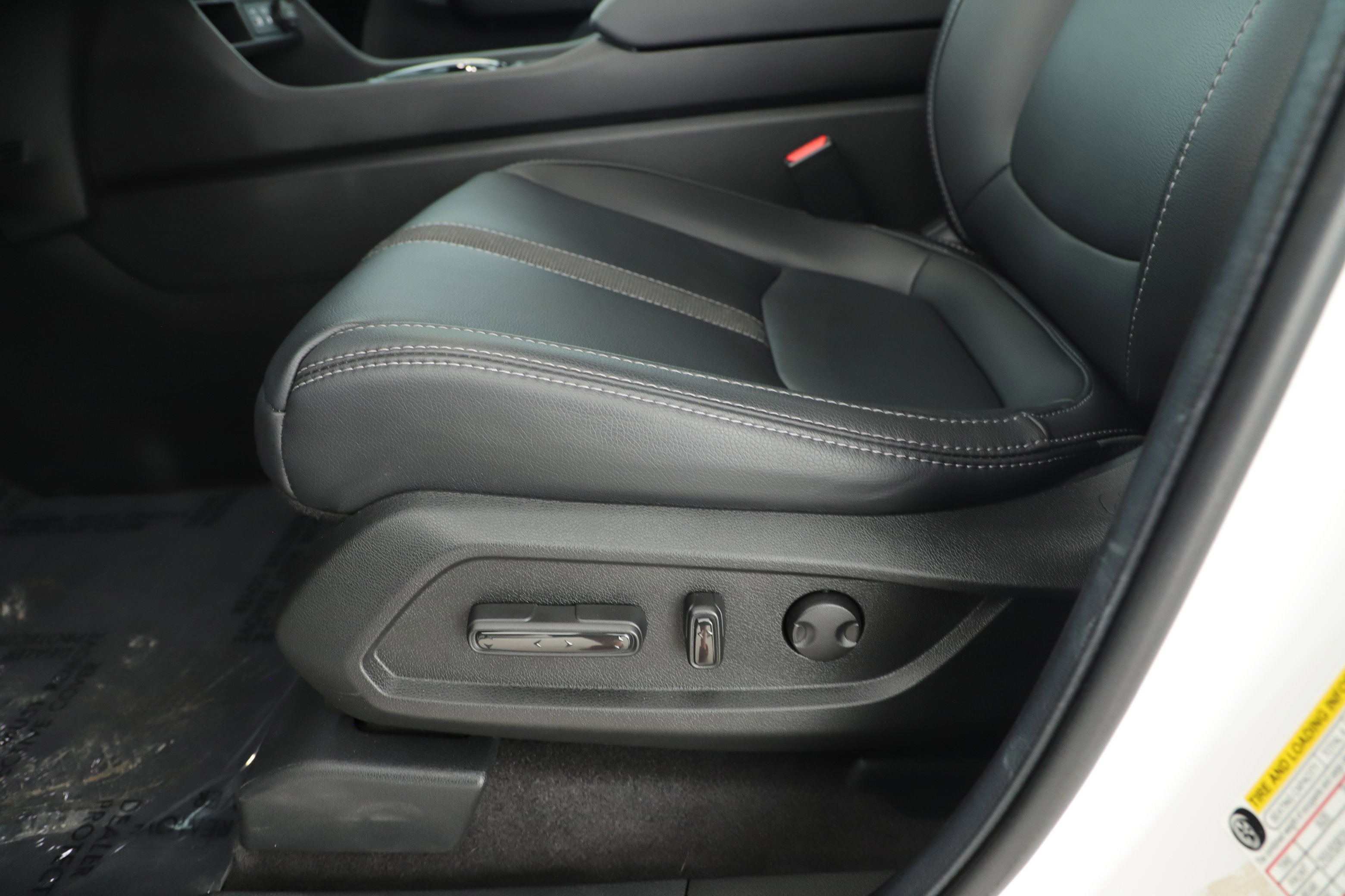 Used 2025 Honda Pilot Touring image 9