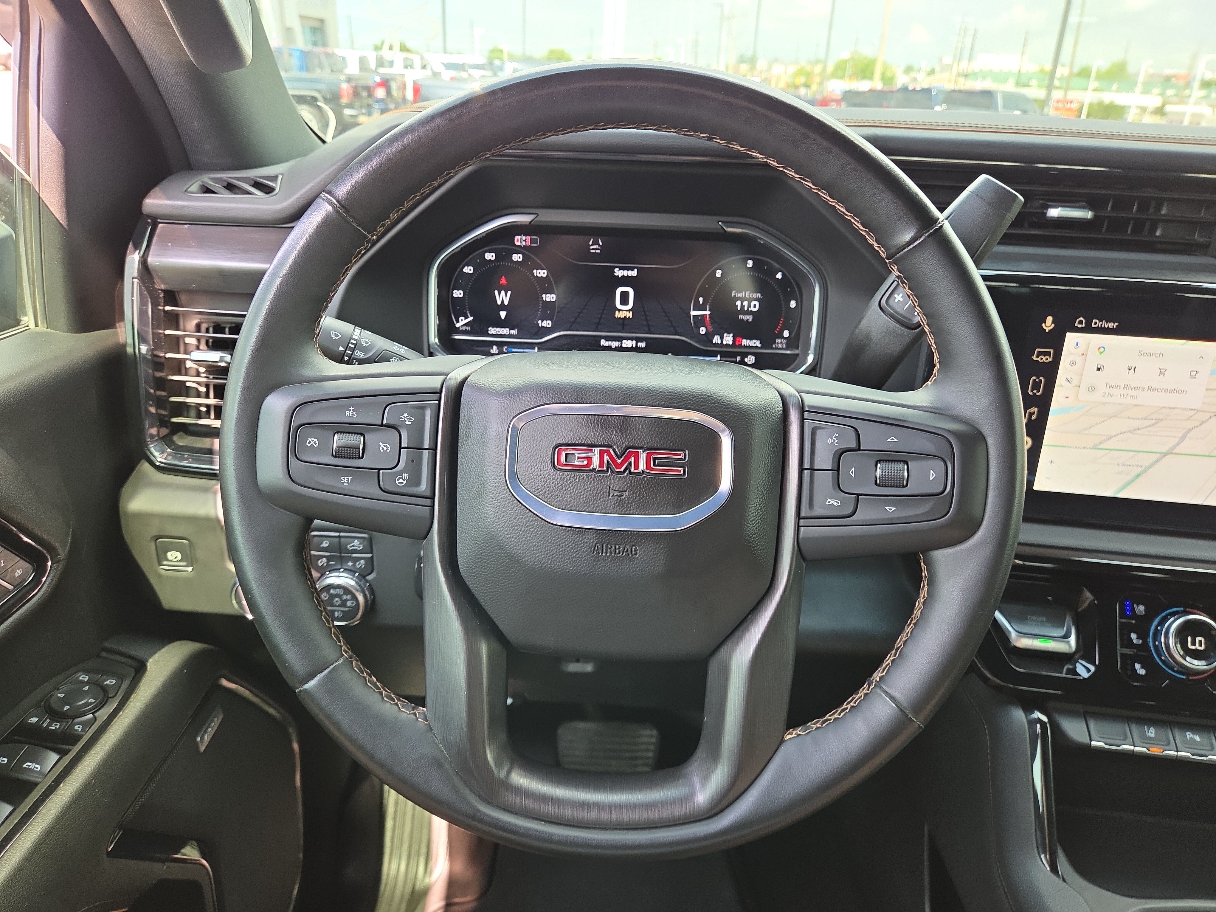 Used 2025 GMC Sierra 2500 AT4 w/ Technology Package AWD/4WD image 19