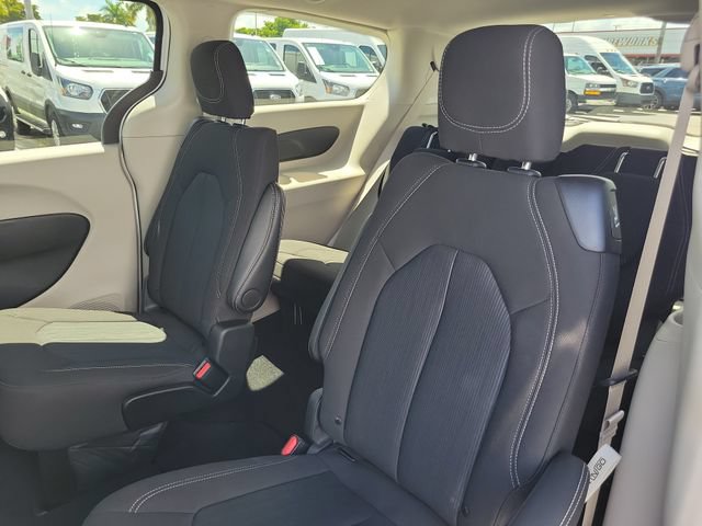 Used 2024 Chrysler Voyager LX FWD image 14