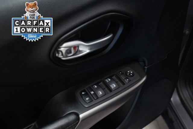 Used 2022 Jeep Cherokee Latitude Lux w/ Mopar Interior Package AWD/4WD image 20