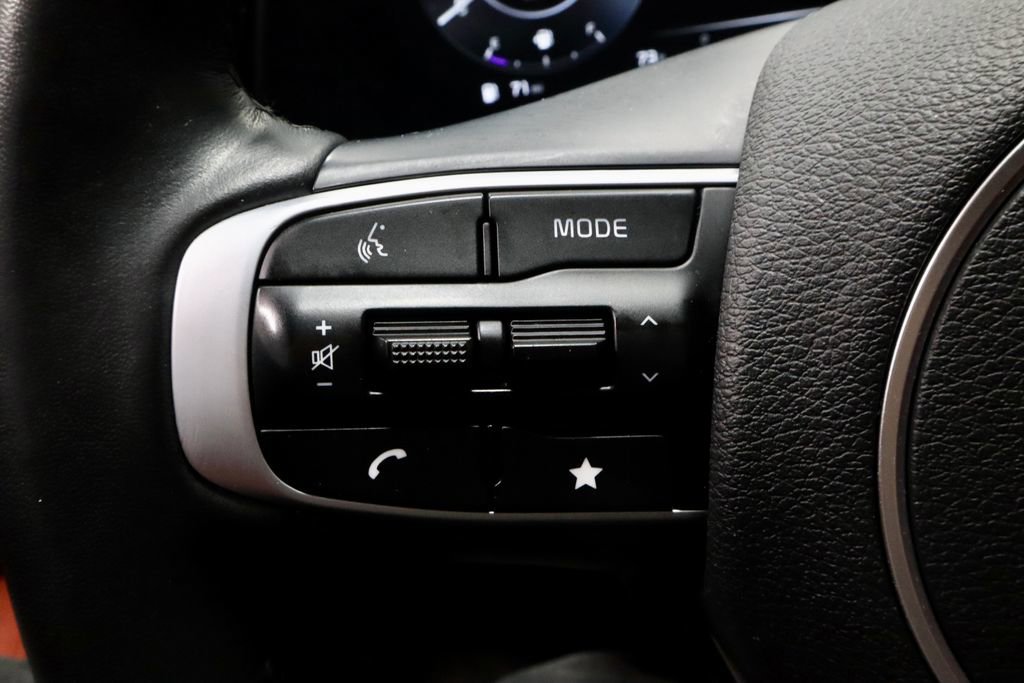 Used 2025 Kia Sportage SX AWD/4WD image 28