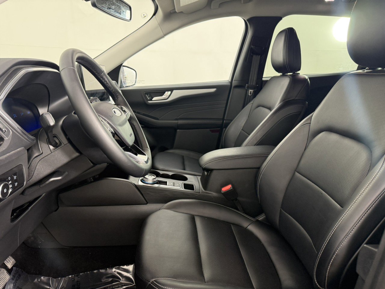 Certified 2025 Ford Escape Platinum AWD/4WD image 14