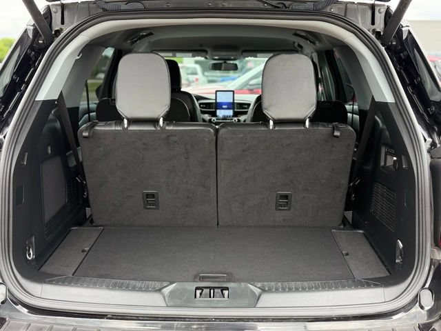 Certified 2023 Ford Explorer Limited w/ Hybrid Equipment Group 310A AWD/4WD image 21