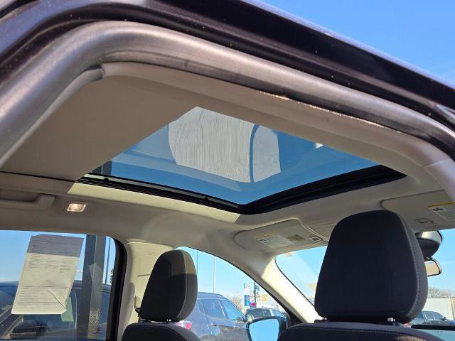 Certified 2021 Ford Escape SE w/ SE Sport Appearance Package image 12