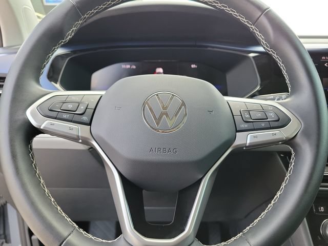 Used 2024 Volkswagen Taos SE w/ Panoramic Sunroof Package AWD/4WD image 23