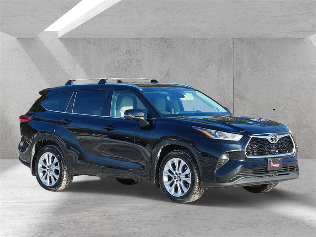 Used 2022 Toyota Highlander Limited image 1