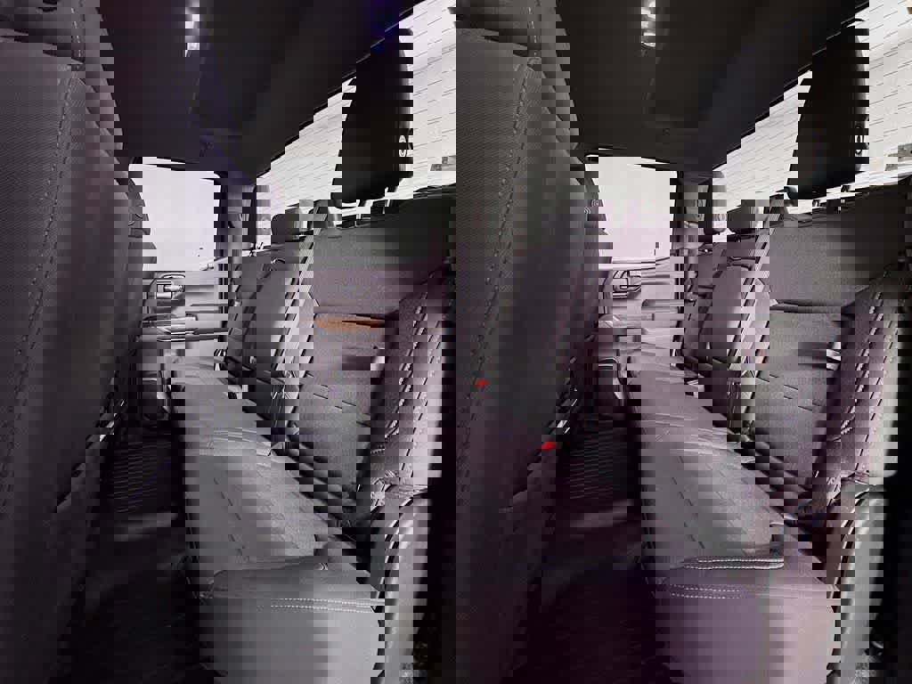 Used 2020 GMC Sierra 1500 Elevation image 17