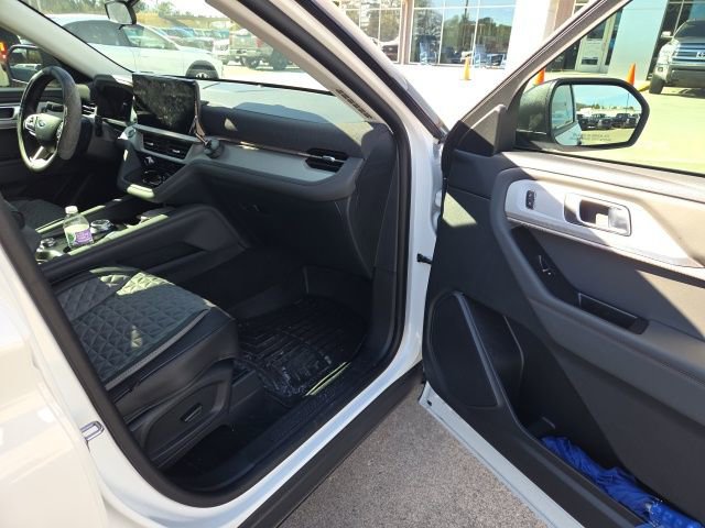 Certified 2025 Ford Explorer Active image 11