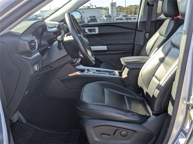 Certified 2022 Ford Explorer XLT w/ Equipment Group 202A image 20