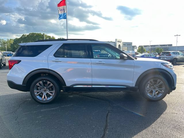 Certified 2025 Ford Explorer Active w/ Active Comfort Package AWD/4WD image 9